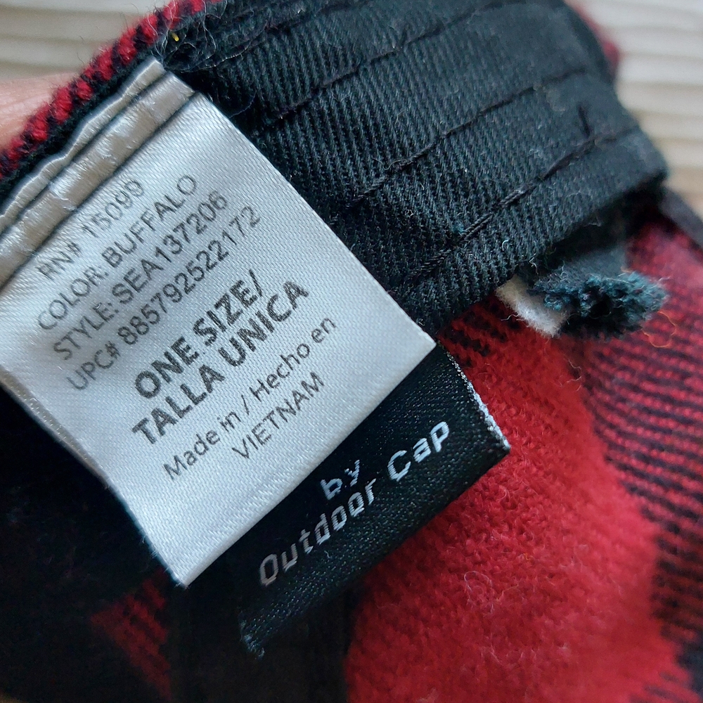 Plaid and Checkered Men's Caps Set - Picture 5 of 9
